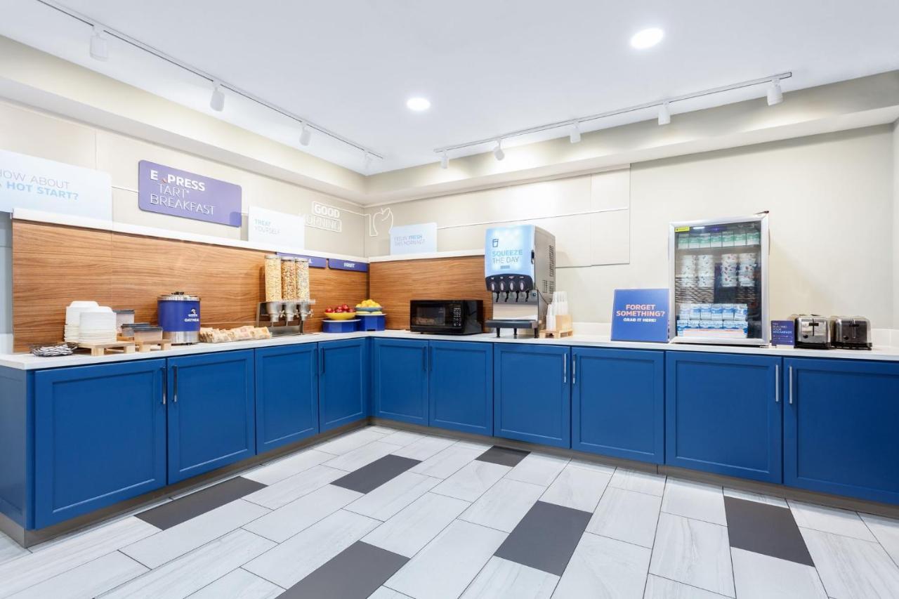 Holiday Inn Express & Suites Williamsburg By Ihg Extérieur photo