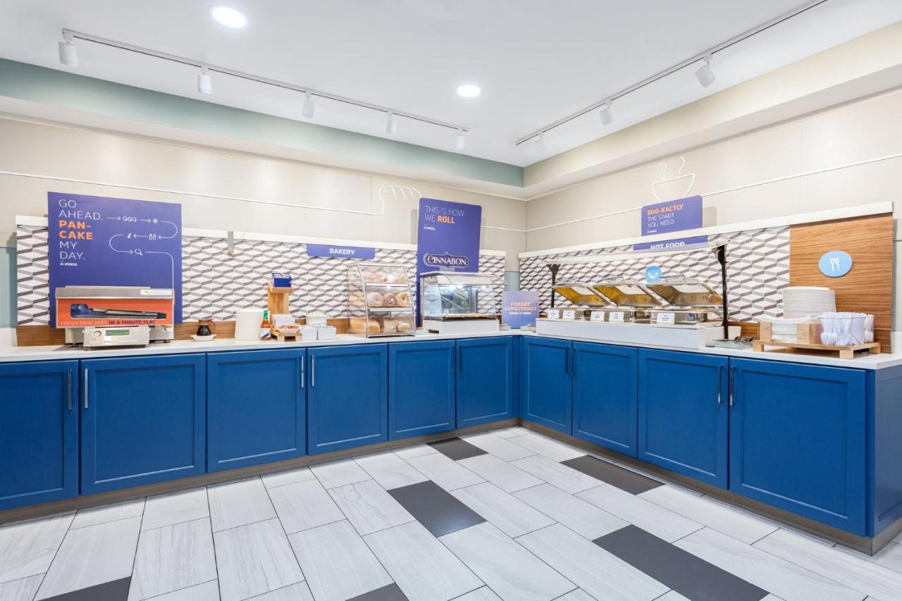 Holiday Inn Express & Suites Williamsburg By Ihg Extérieur photo