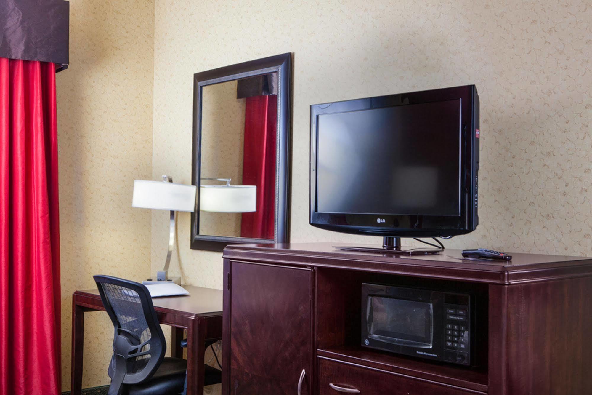 Holiday Inn Express & Suites Williamsburg By Ihg Extérieur photo